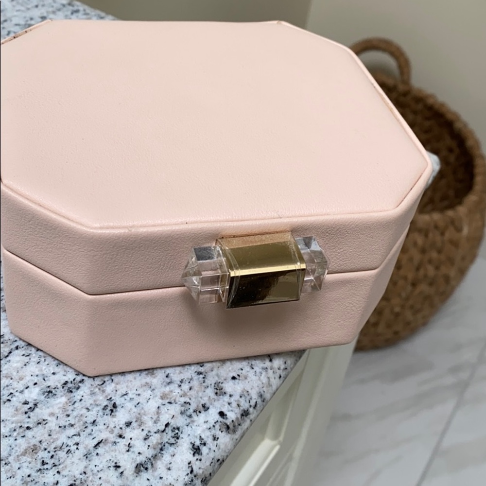 Jewelry box organizer with mirror